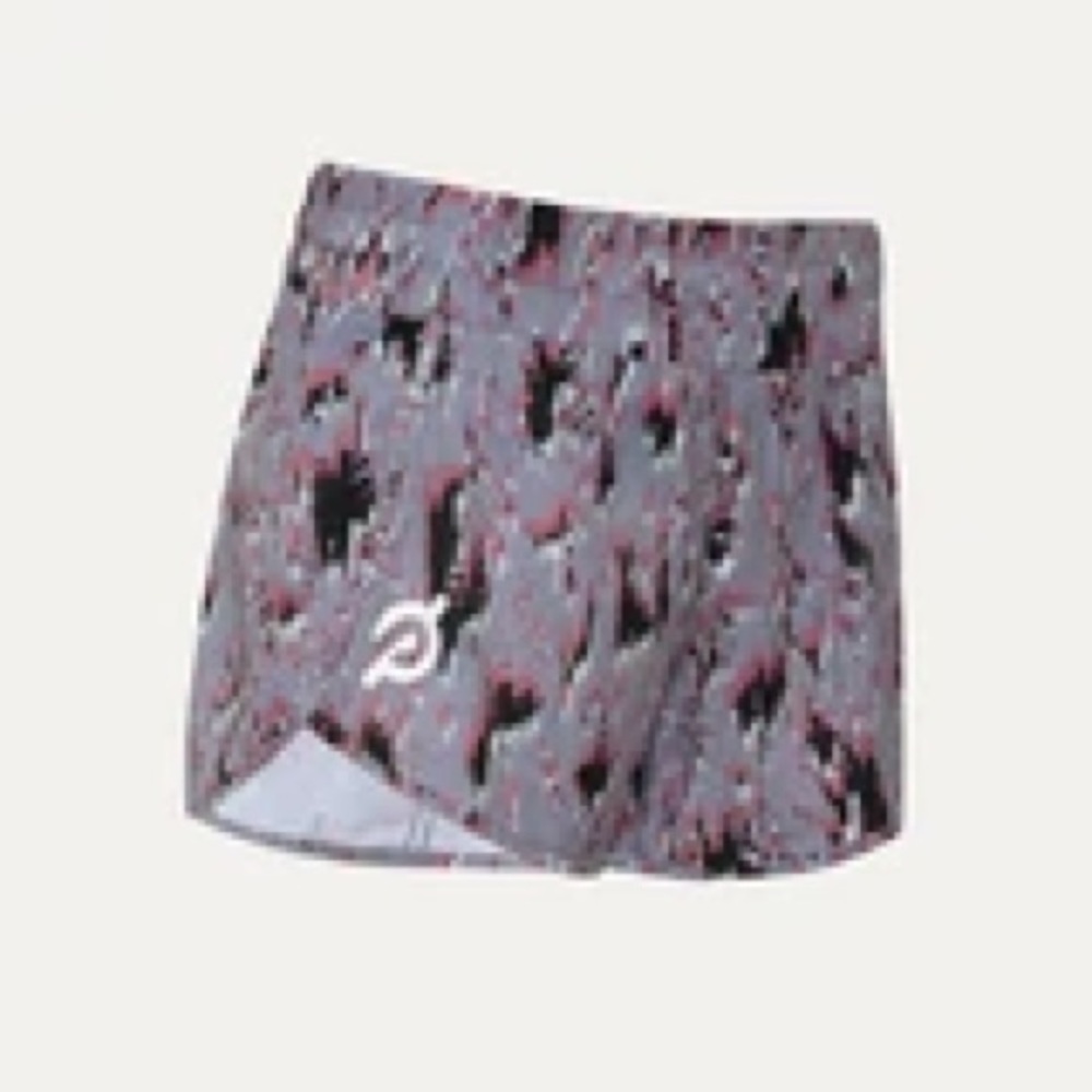 Lululemon tracker short 4” size 6